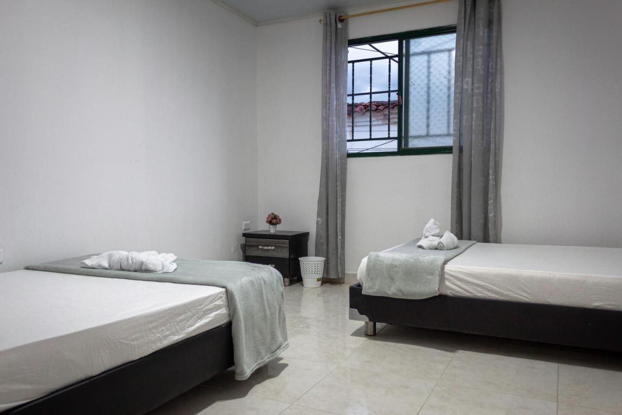 Los Nonos Hostel Guadalupe ภายนอก รูปภาพ