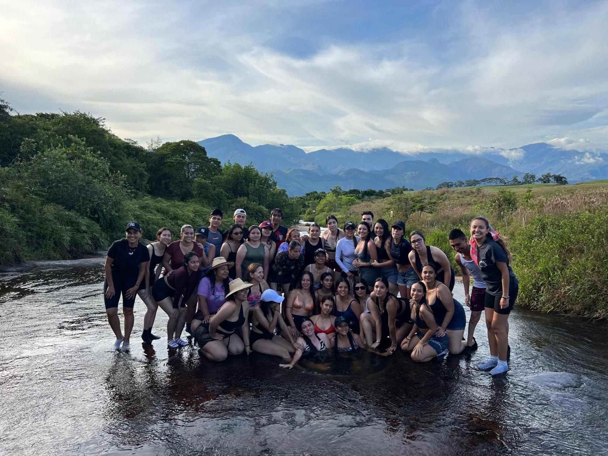 Los Nonos Hostel Guadalupe ภายนอก รูปภาพ